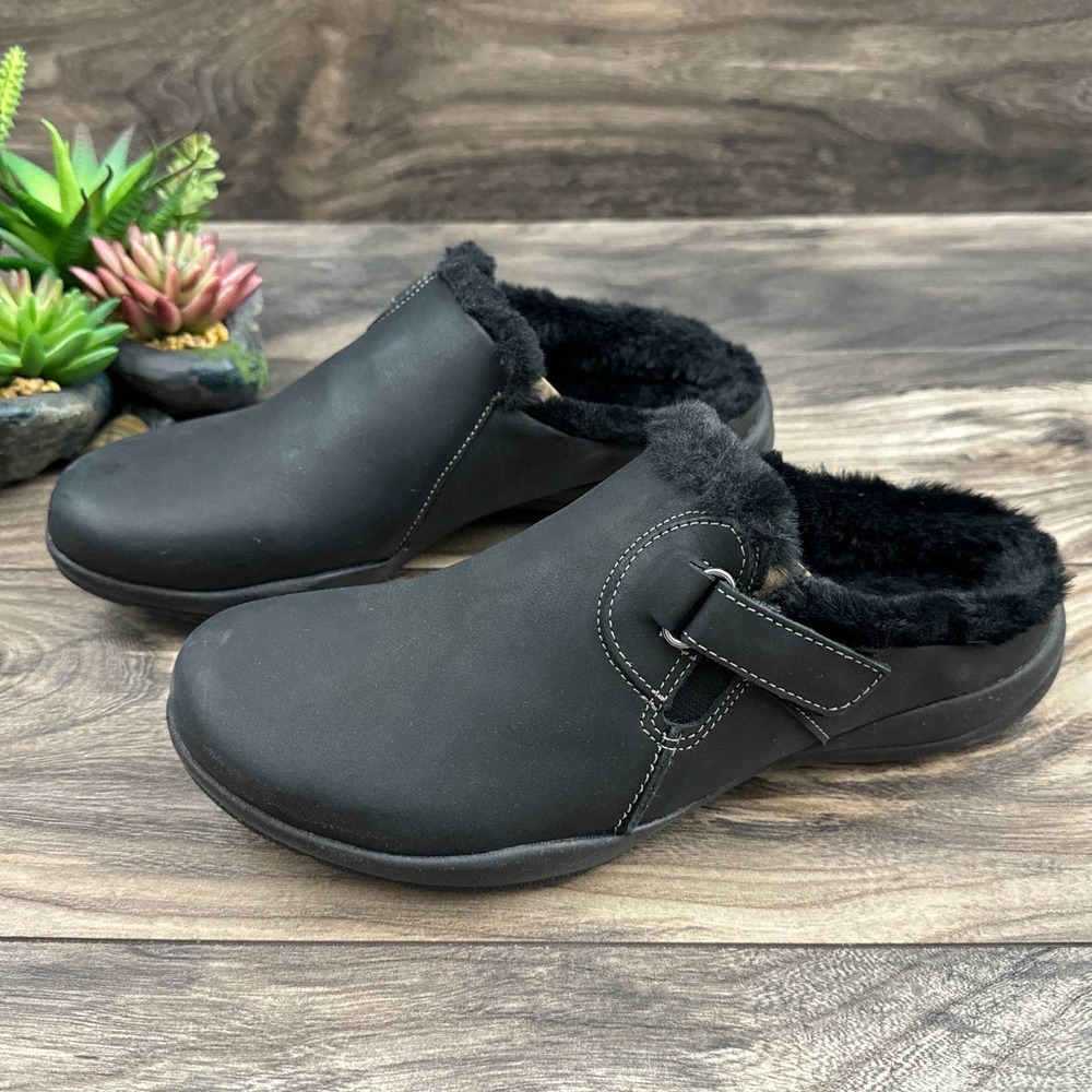 NIB Clarks Roseville 8.5M 39.5 Black Leather Faux Fur Lined Slip On Clogs - Picture 3 of 11